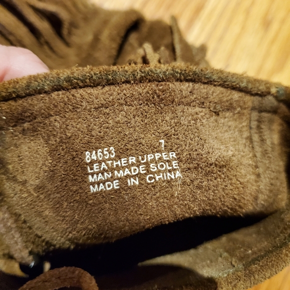 Minnetonka size 6 chocolate brown 2 layer fringe boots, used, good condition - Picture 8 of 10